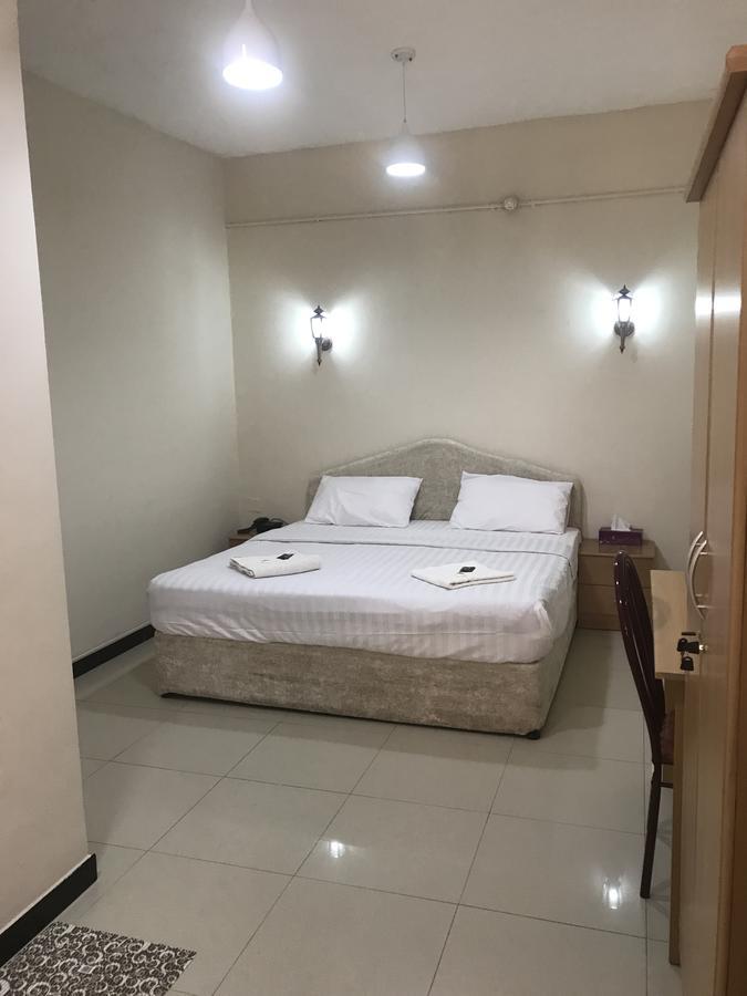 Hotel Al Hadow *