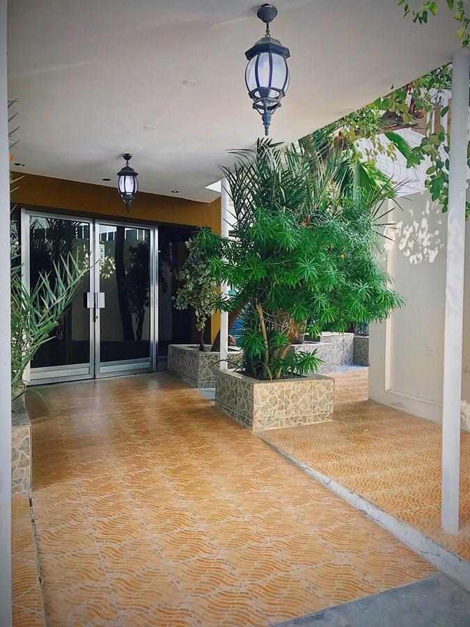 Hotel Al Hadow *